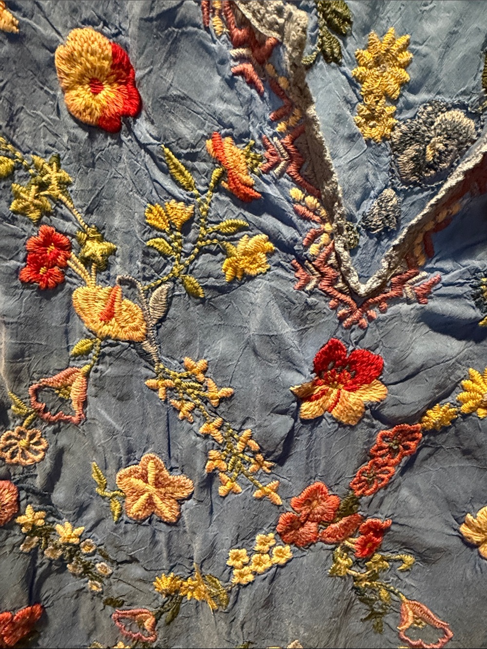Johnny Was Blue Floral Embroidered V-Neck Top L - Picture 3 of 6